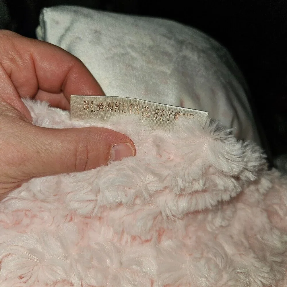 Blankets & Beyond Baby Blanket Pink Rosette Stars White SOFT Fleece Lovey 27x31